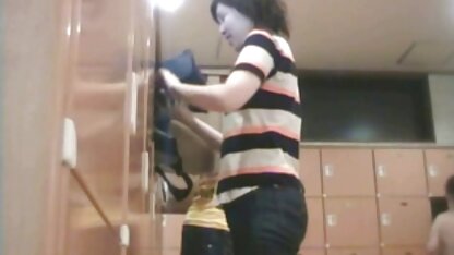 Anna pim sec hoang thuy linh A.J. cởi quần áo