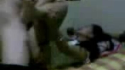 Nikki's phim sec hoang games on bed