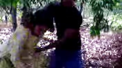 Gà clip sec vang anh cho thấy cô ấy xỏ bùa