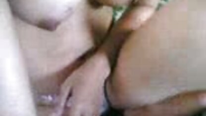 Lauryn A bên vi deo sec vang anh sông