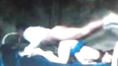 Negro fucks một gỗ mun vẻ đẹp với sec vang ang của anh ấy lớn tinh ranh