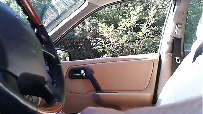 Đọc tạp chí thường xem phim sec vang anh xuyên bật núm vú của Nga
